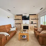5 Bed With Pool In Cerros De Aguila Vila *