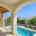 Vila 5 Bed With Pool In Cerros De Aguila Fuengirola